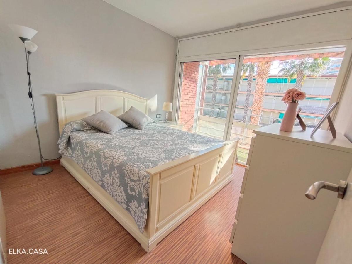 Apartamento Muy Luminoso En Segunda Linea De Mar Appartement Roda de Bará Buitenkant foto